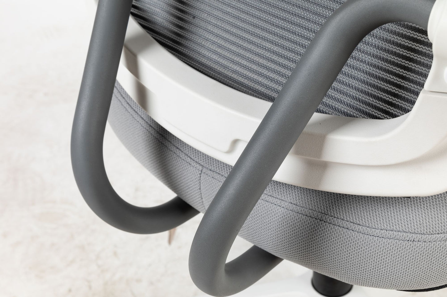 Ergonomic Mid-back Office Chair with Flip-up Armrest,360° Silent Wheels