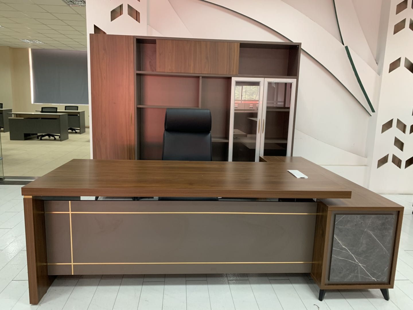 Custom-Made L Shaped Chinese Office Desk