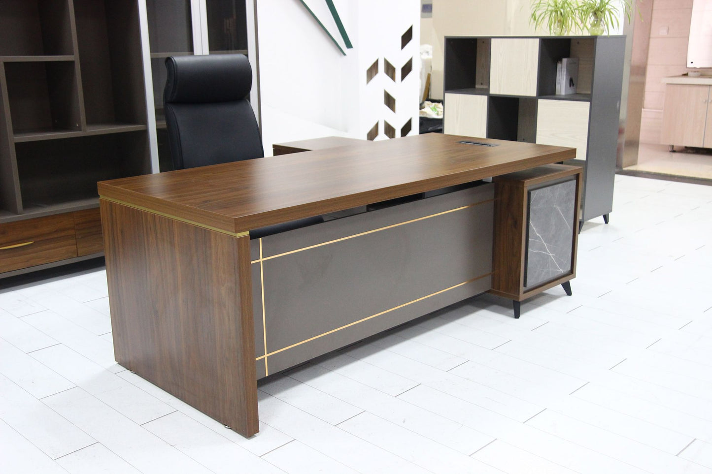 Custom-Made L Shaped Chinese Office Desk